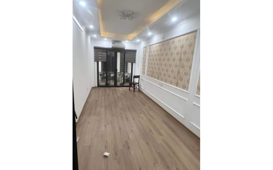 Cho thuê nhà ngõ ô tô tránh Thái thịnh - đống đa - 70m - 7 tầng - 7 ngủ - 28 triệu/tháng (có thương lượng) LH 0936397767